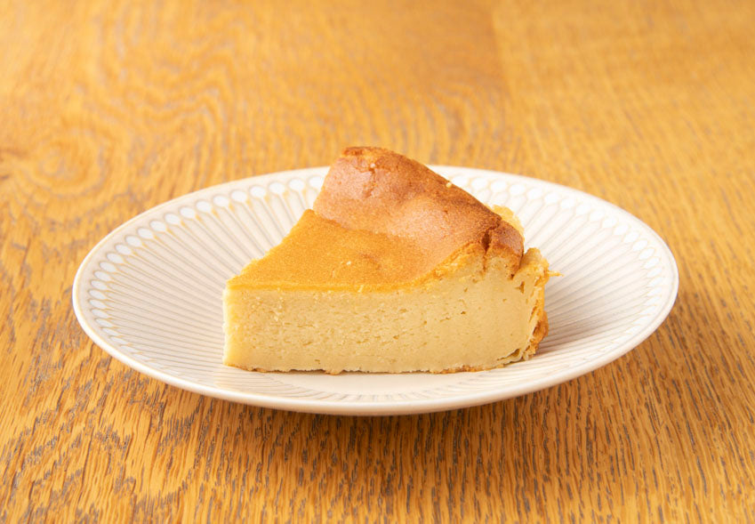 NATURAL BOX BAKED CHEESE HOLECAKE (gluten-free) | 米粉のベイクドチーズ ホールケーキ