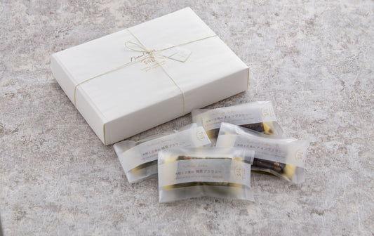 GIFT BOX 3 BROWNIE GIFT (ALL gluten-free) | 6 pieces of 3 types of rice flour and tofu brownies