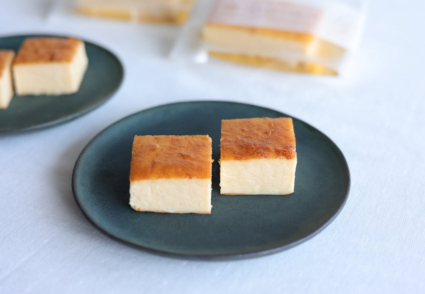 NATURAL BOX BAKED CHEESE CAKE (gluten-free) | 米粉のベイクドチーズケーキ8個入り